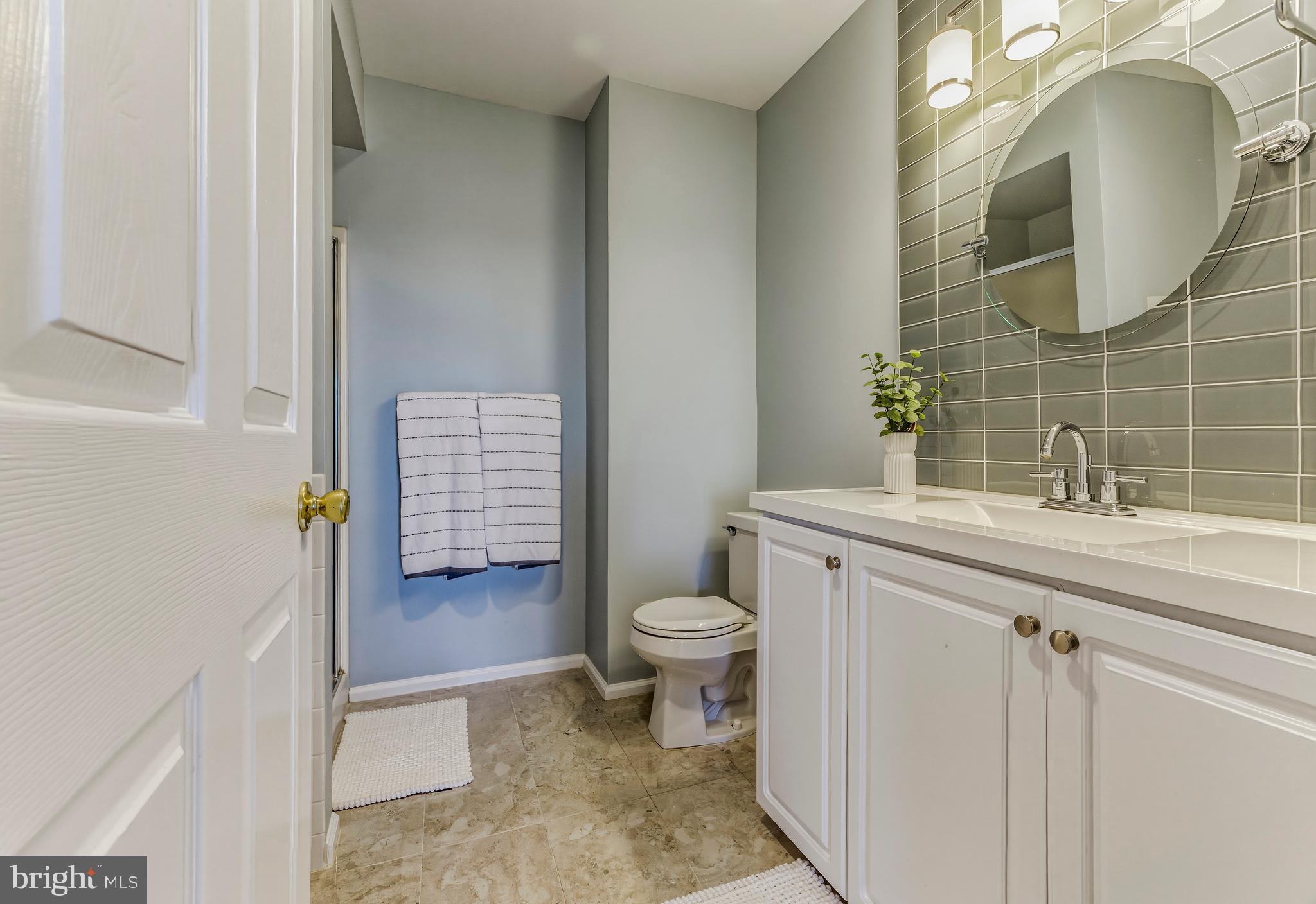5210 Riverfront Drive Palmyra, NJ 08065 - Photo 20 of 37 Primary En Suite