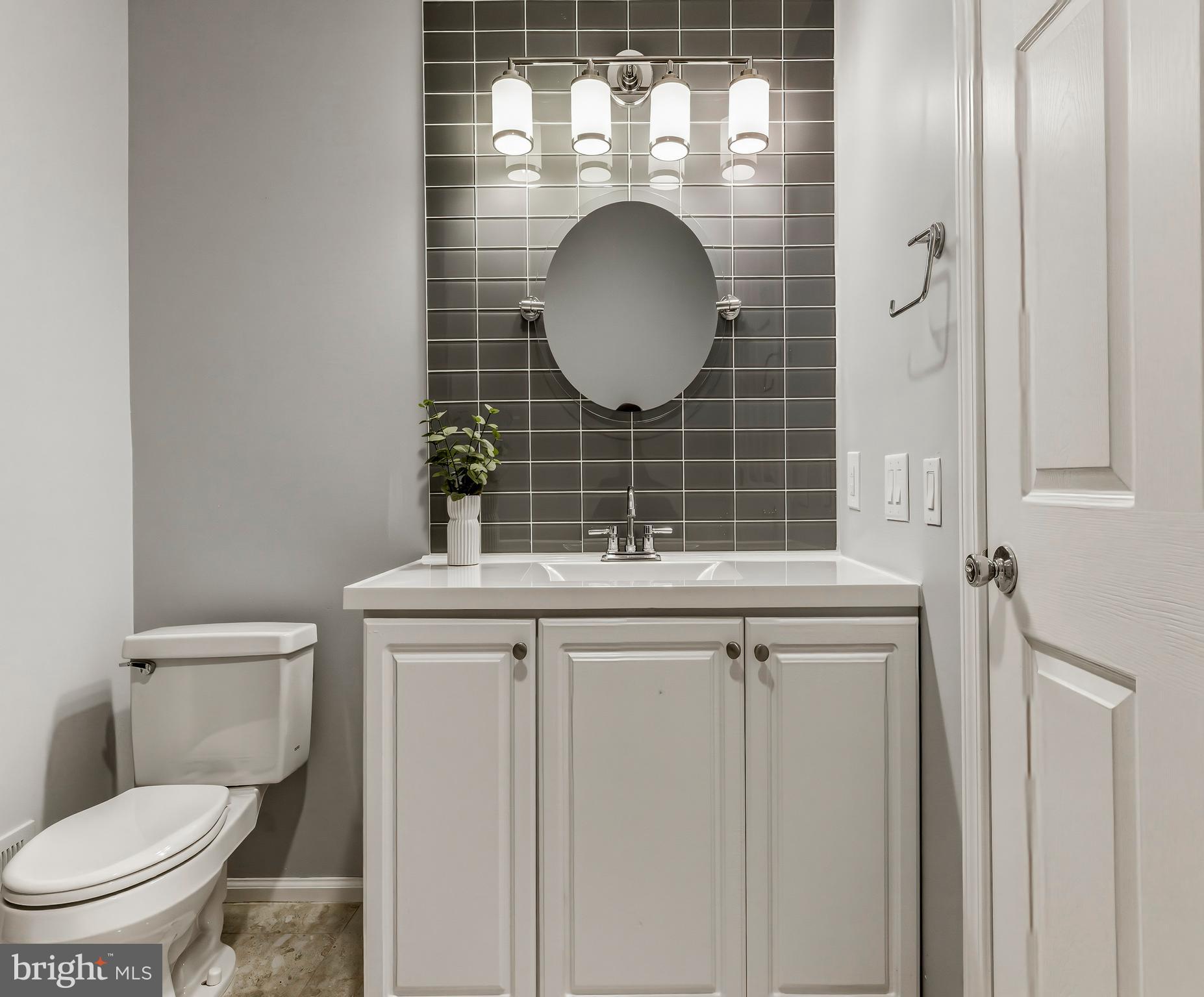 5210 Riverfront Drive Palmyra, NJ 08065 - Photo 27 of 37 Primary En Suite