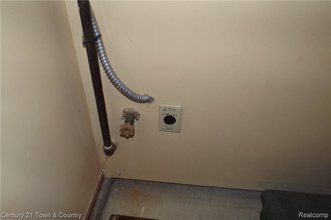 6384 Perry Road Grand Blanc, MI 48439 - Photo 56 of 77 DSCF6192.JPG