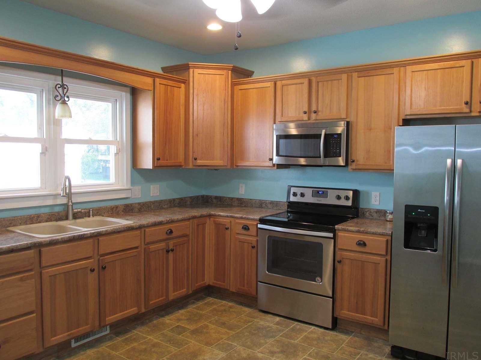 331 Monroe Street Huntington, IN 46750 - Photo 12 of 20