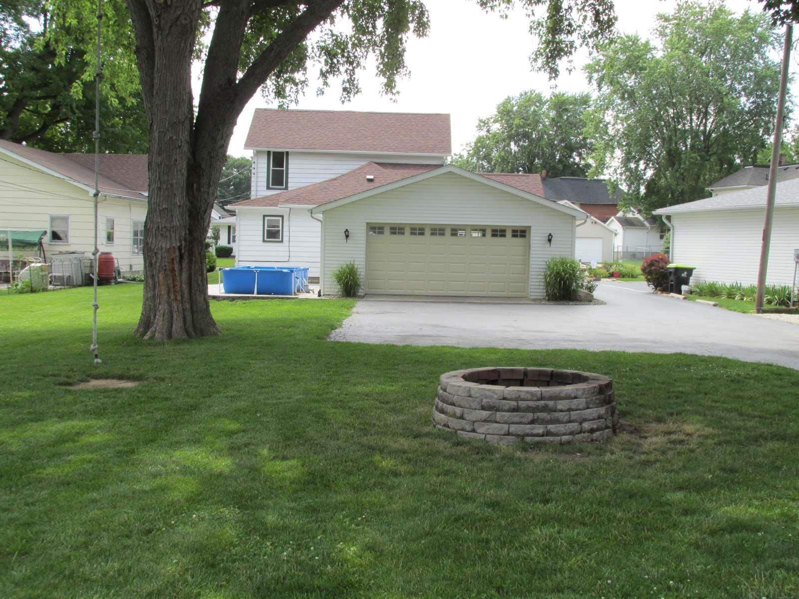 331 Monroe Street Huntington, IN 46750 - Photo 3 of 20