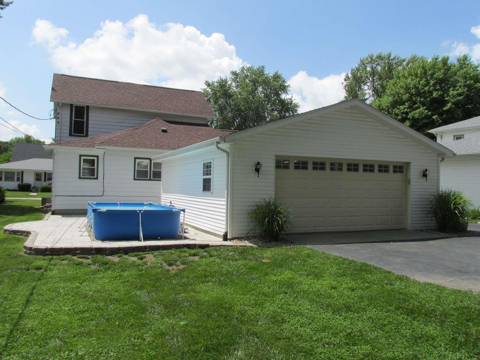 331 Monroe Street Huntington, IN 46750 - Photo 4 of 20