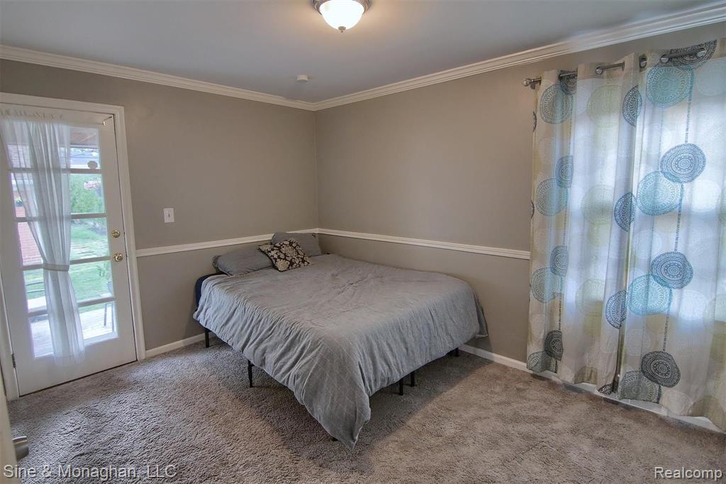 1226 Hampton Road Grosse Pointe Woods, MI 48236 - Photo 15 of 26