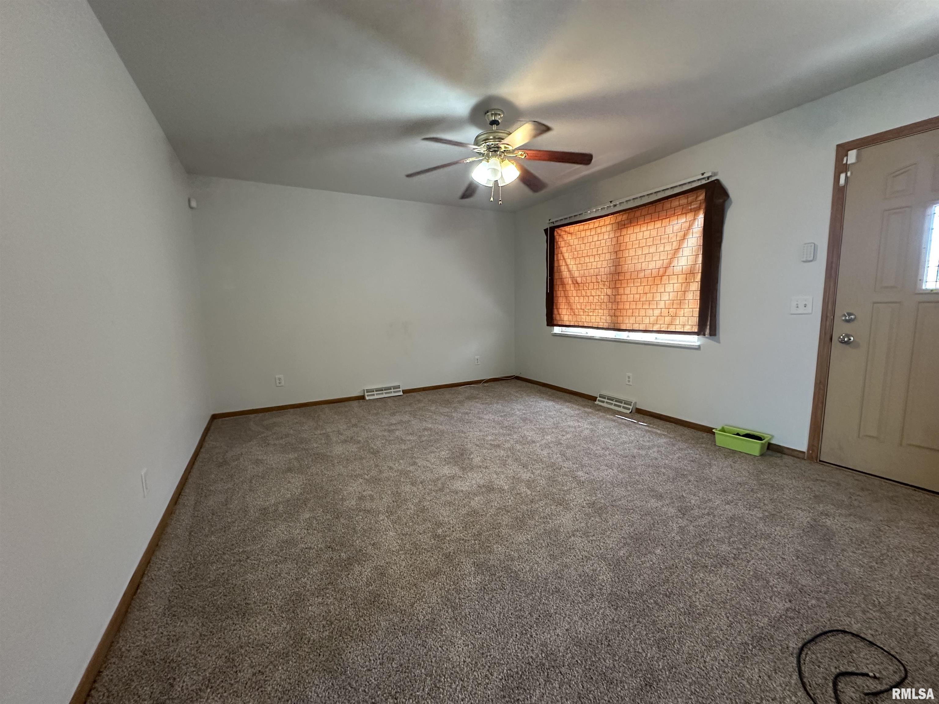 2325 Sutherland Road Springfield, IL 62702 - Photo 6 of 13