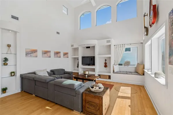 $2,099,000 | 874 Bay Point Drive, Madeira Beach, FL 33708