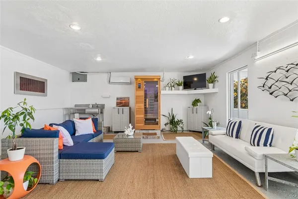 $2,099,000 | 874 Bay Point Drive, Madeira Beach, FL 33708