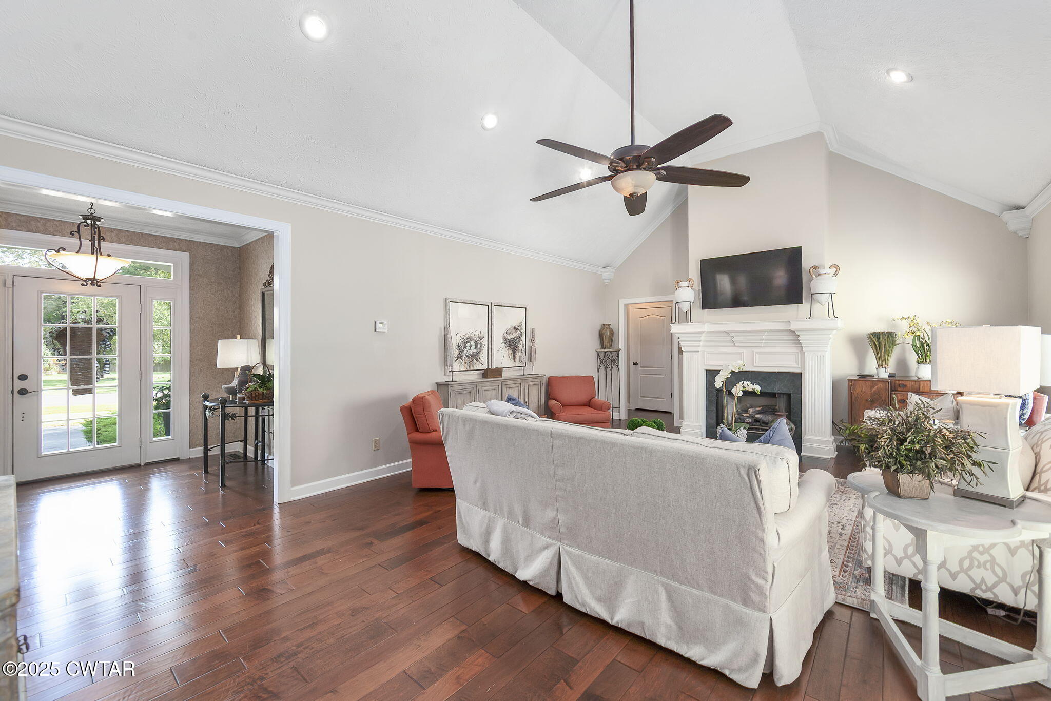 102 Pepper Tree Road Jackson, TN 38305 - Photo 13 of 39 Living Room