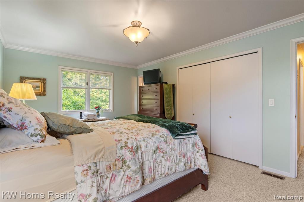 23935 Drake Road Farmington, MI 48335 - Photo 39 of 70