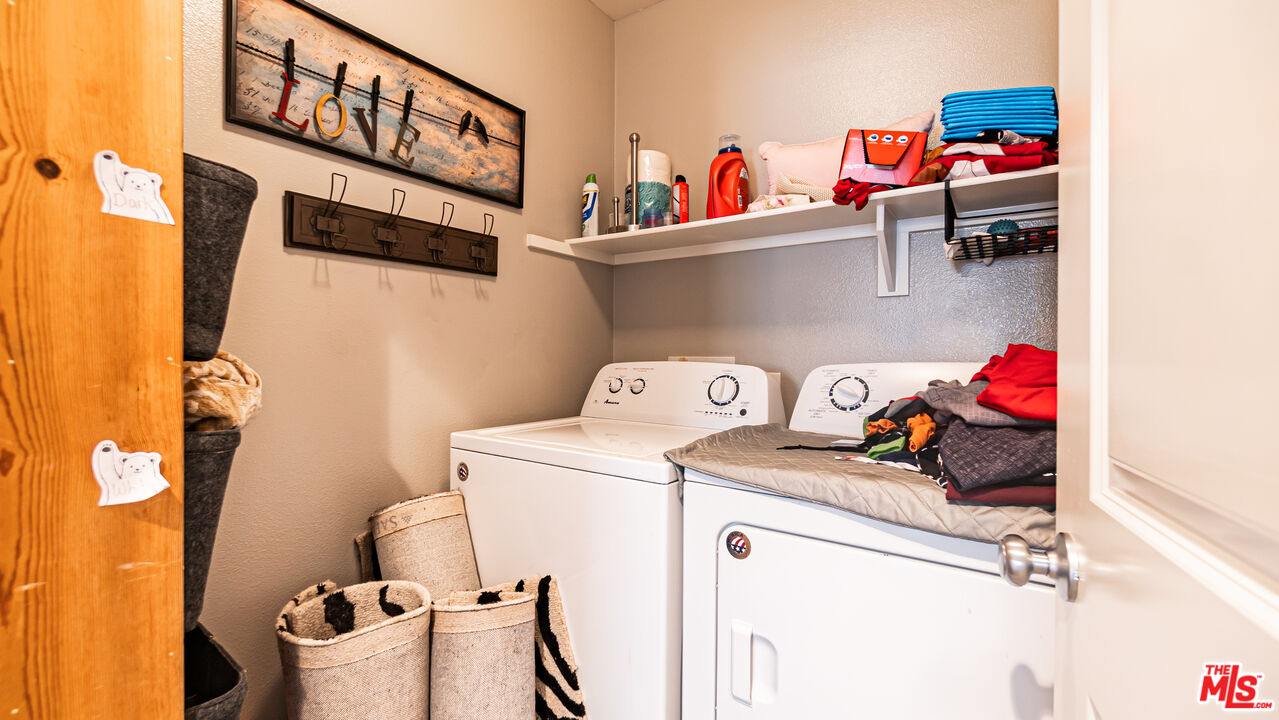 3564 Albion Drive Oxnard, CA 93036 - Photo 23 of 41 a utility room with dryer and washer