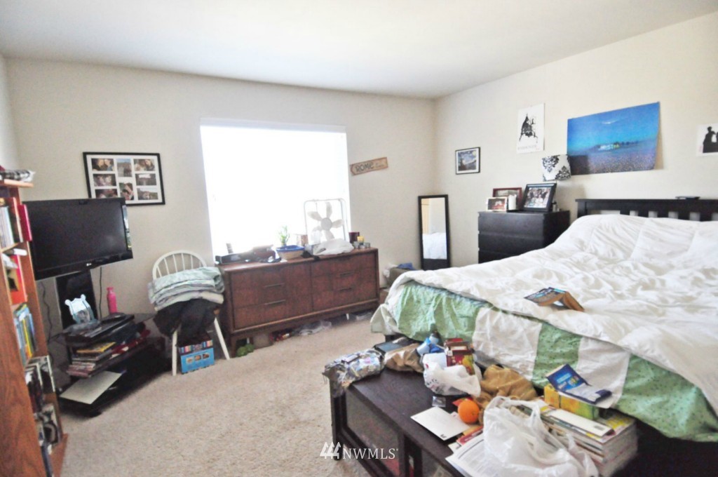 509 Graham Avenue Northeast Renton, WA 98059 - Photo 6 of 15 Gallery Image 6