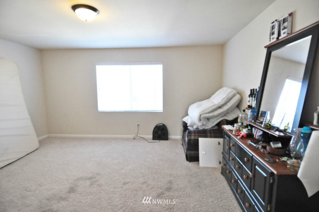 509 Graham Avenue Northeast Renton, WA 98059 - Photo 9 of 15 Gallery Image 9