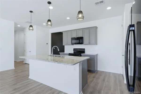 $464,000 | 10562 Yosemite Street, Commerce City, CO 80640
