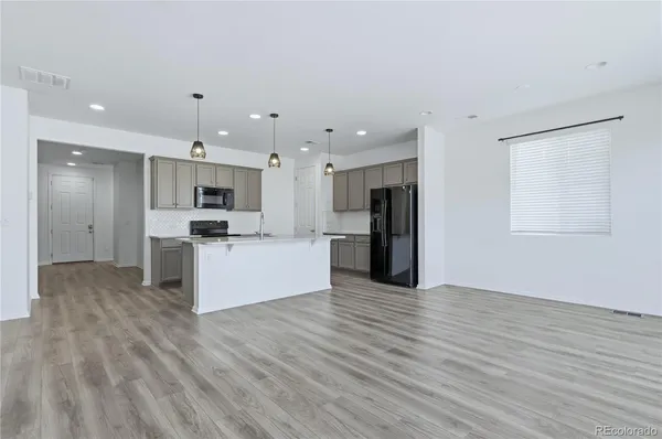 $464,000 | 10562 Yosemite Street, Commerce City, CO 80640