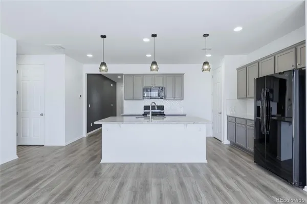$464,000 | 10562 Yosemite Street, Commerce City, CO 80640