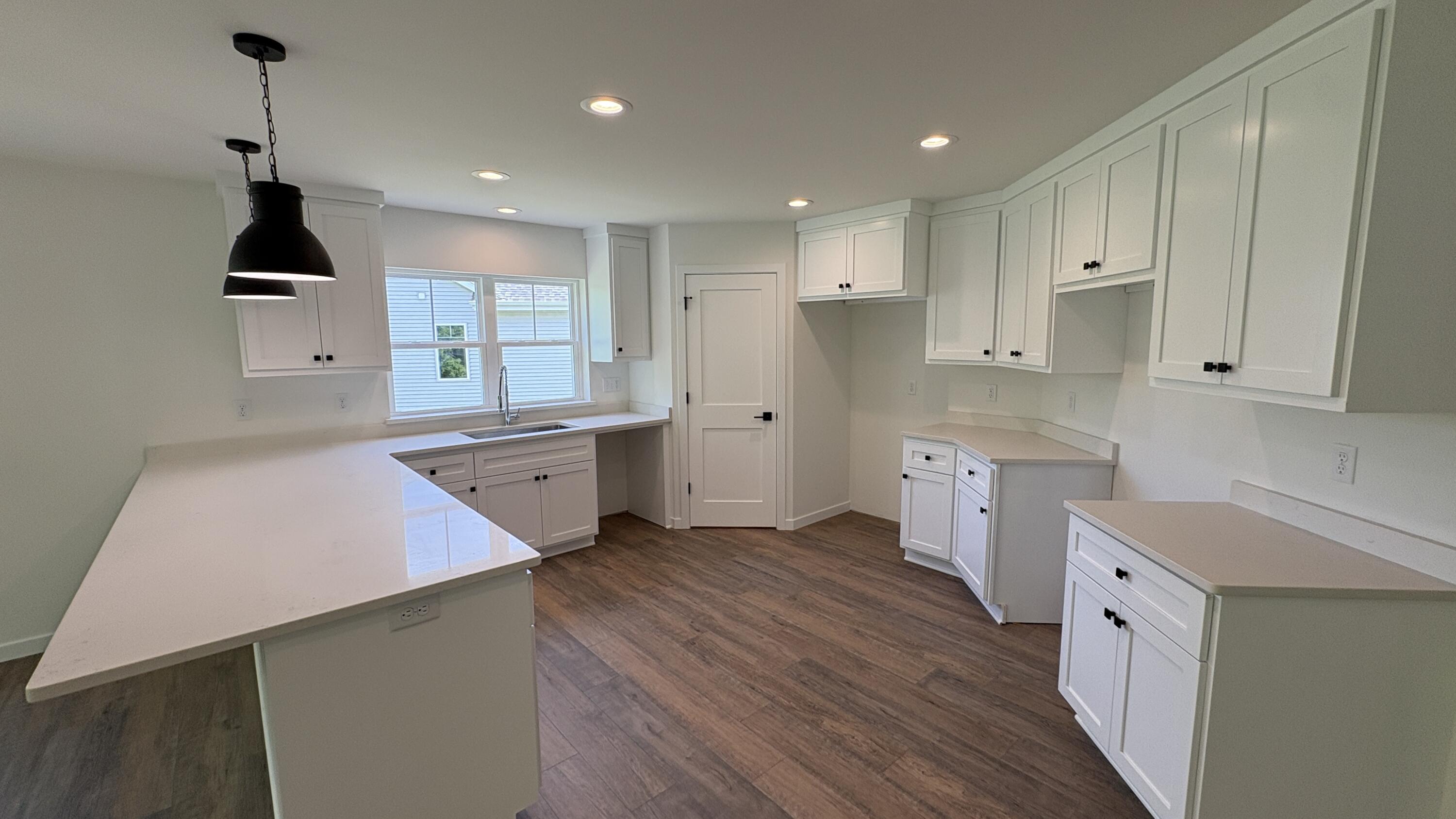 269 Cardinal Drive Sullivan, WI 53178 - Photo 9 of 41 Kitchen 3