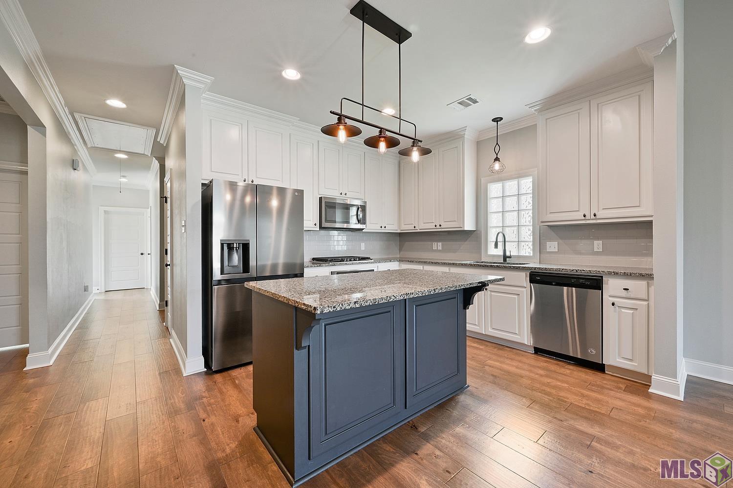 2618 Cresthaven Avenue Baton Rouge, LA 70810 - Photo 4 of 8