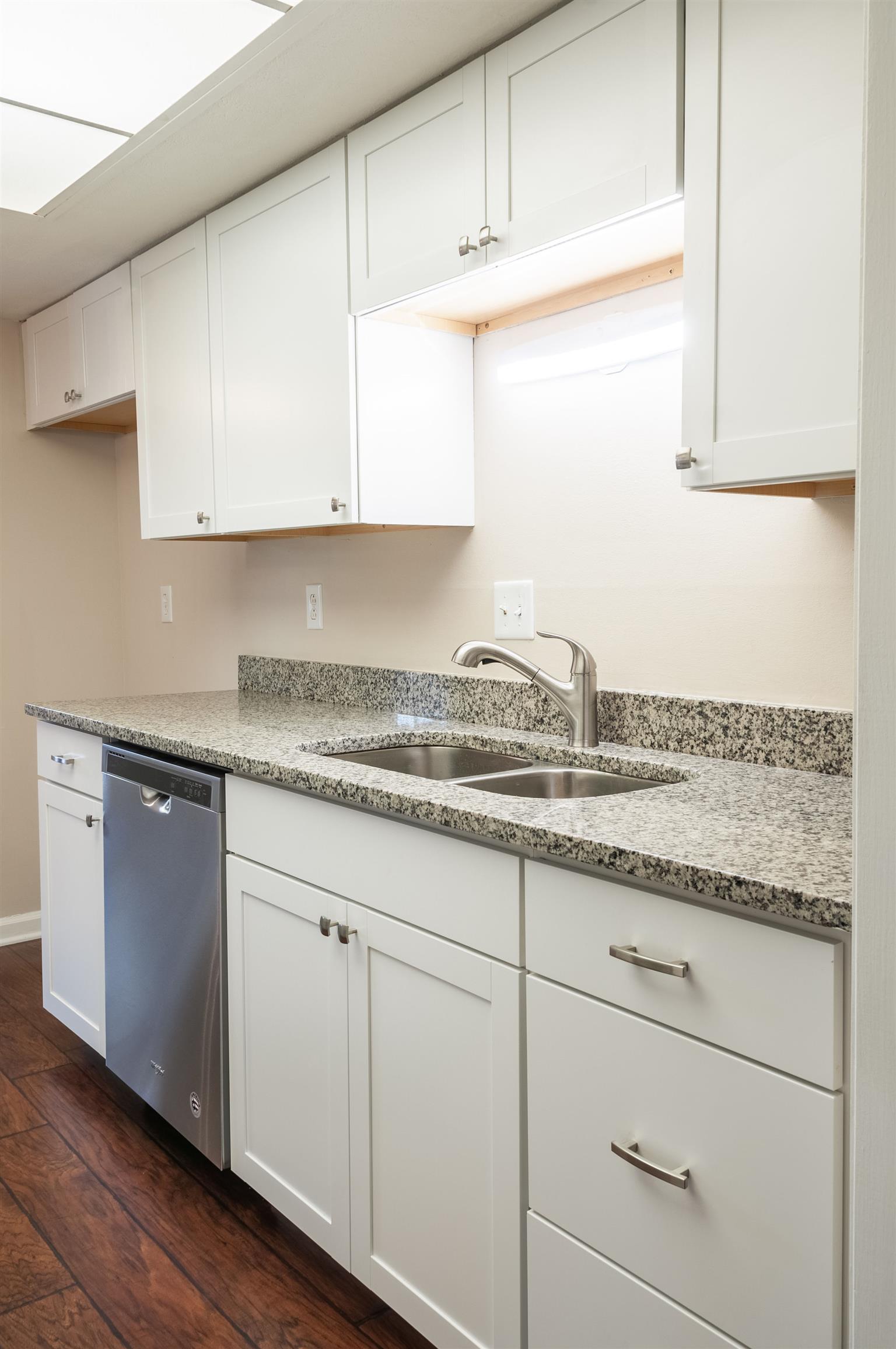 4001 Anderson Road Nashville, TN 37217 - Photo 8 of 19 & New Appliances