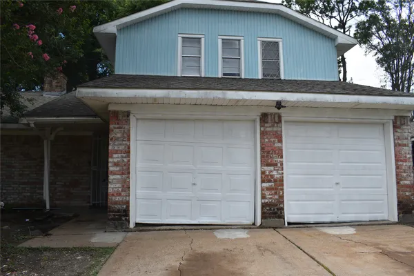 $2,100 | 6718 Rowell Court, Houston, TX 77489