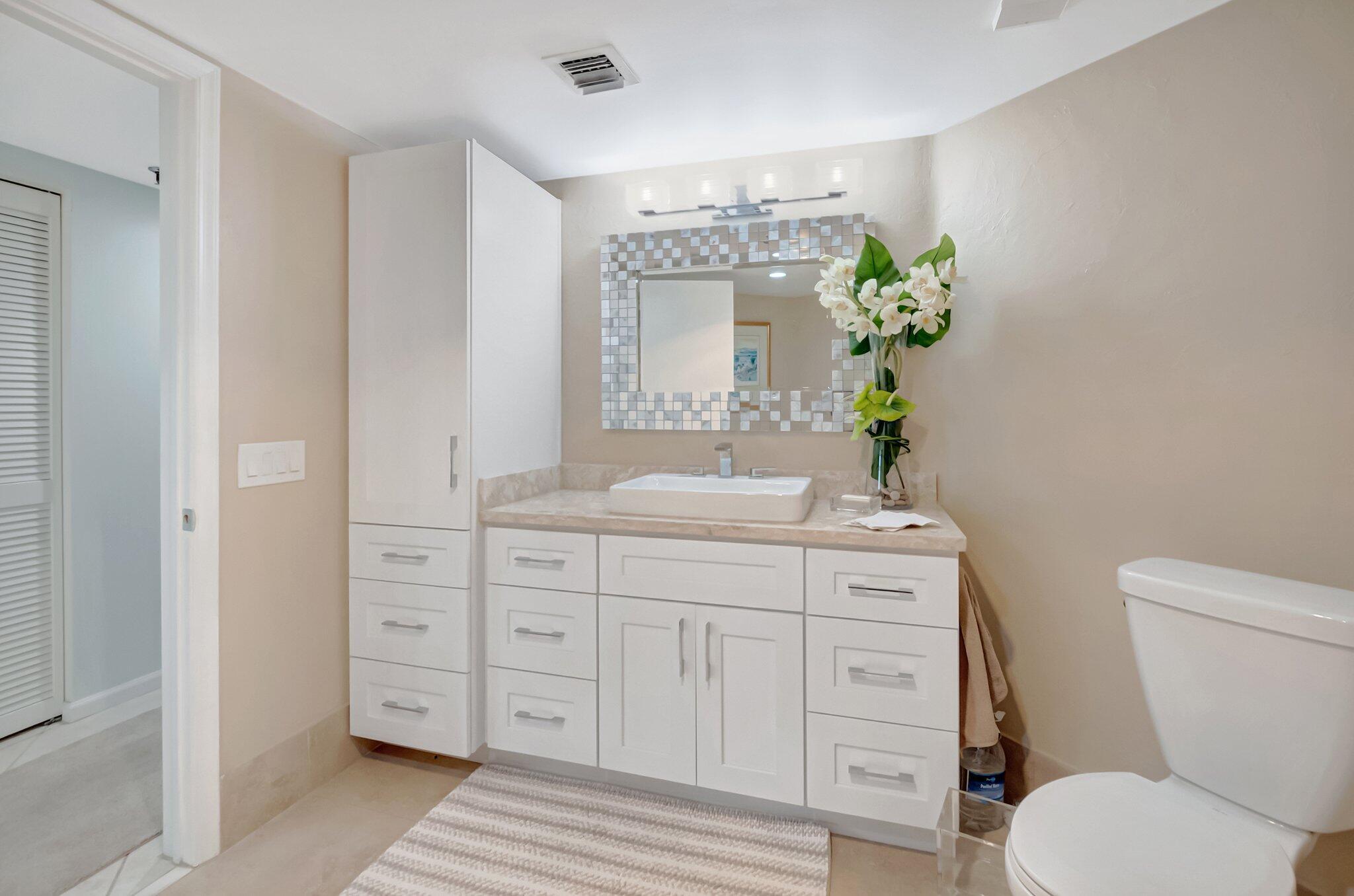 7507 La Paz Boulevard, Unit 202 Boca Raton, FL 33433 - Photo 21 of 31 master bathroom