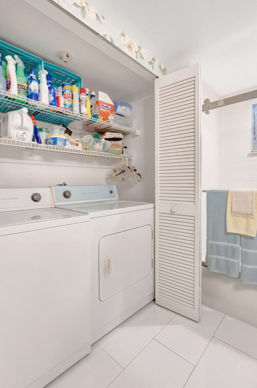 7507 La Paz Boulevard, Unit 202 Boca Raton, FL 33433 - Photo 27 of 31 laundry room