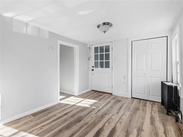 $2,800 | 1382 Hope Street, Unit 2, Bristol, RI 02809