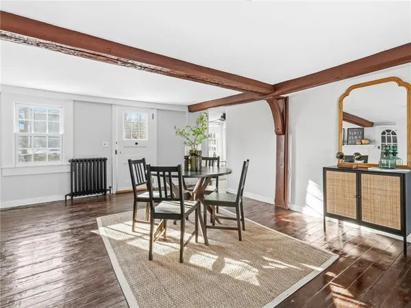 $2,800 | 1382 Hope Street, Unit 2, Bristol, RI 02809