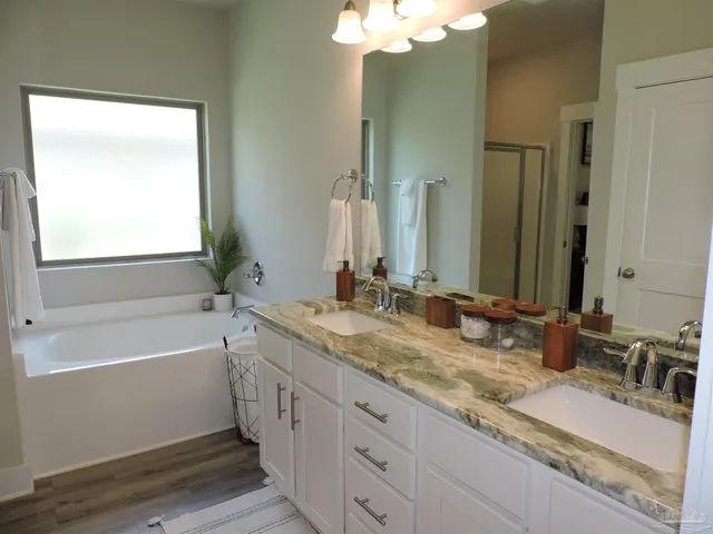 $1,900 | 8823 Airway Drive, Pensacola, FL 32514