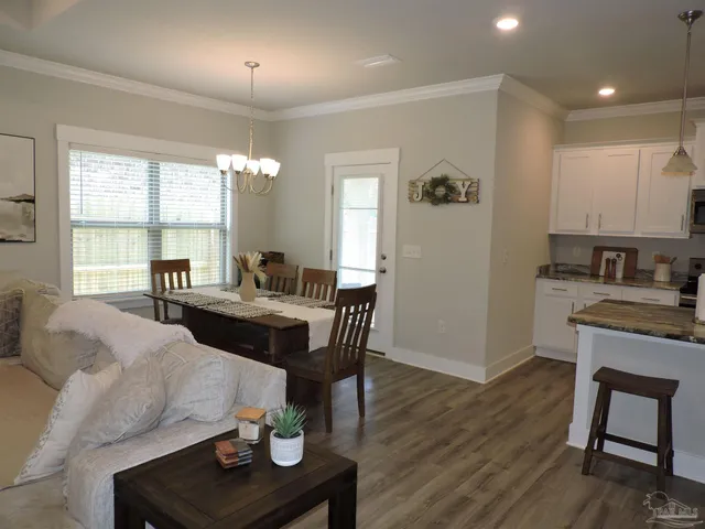 $1,900 | 8823 Airway Drive, Pensacola, FL 32514