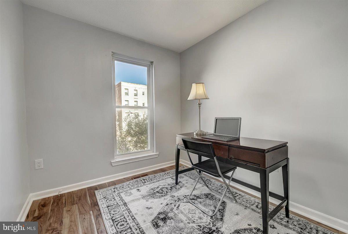 1115 Harvard Street Northwest, Unit R Washington, DC 20009 - Photo 21 of 39