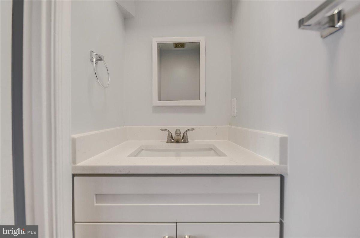 1115 Harvard Street Northwest, Unit R Washington, DC 20009 - Photo 24 of 39