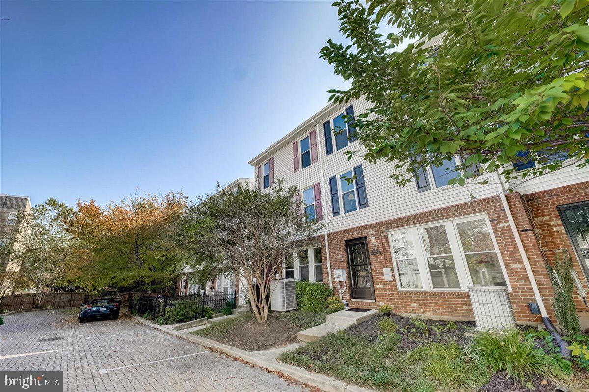 1115 Harvard Street Northwest, Unit R Washington, DC 20009 - Photo 33 of 39