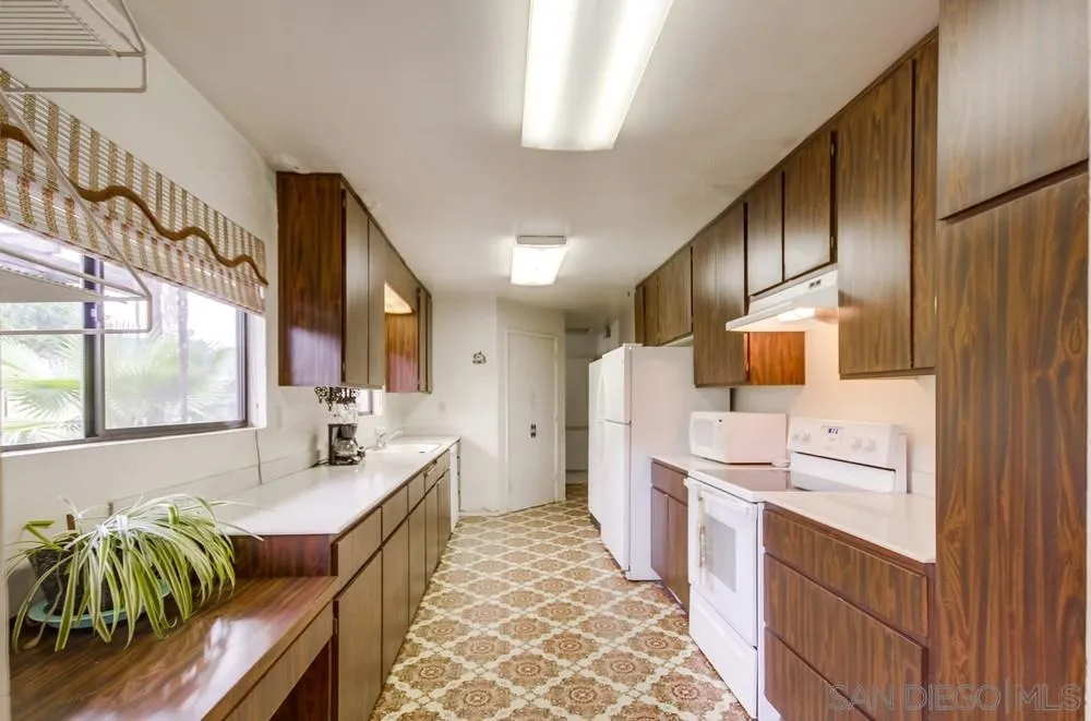 9763 Flinn Springs Road El Cajon, CA 92021 - Photo 8 of 25 Gallery Image 8