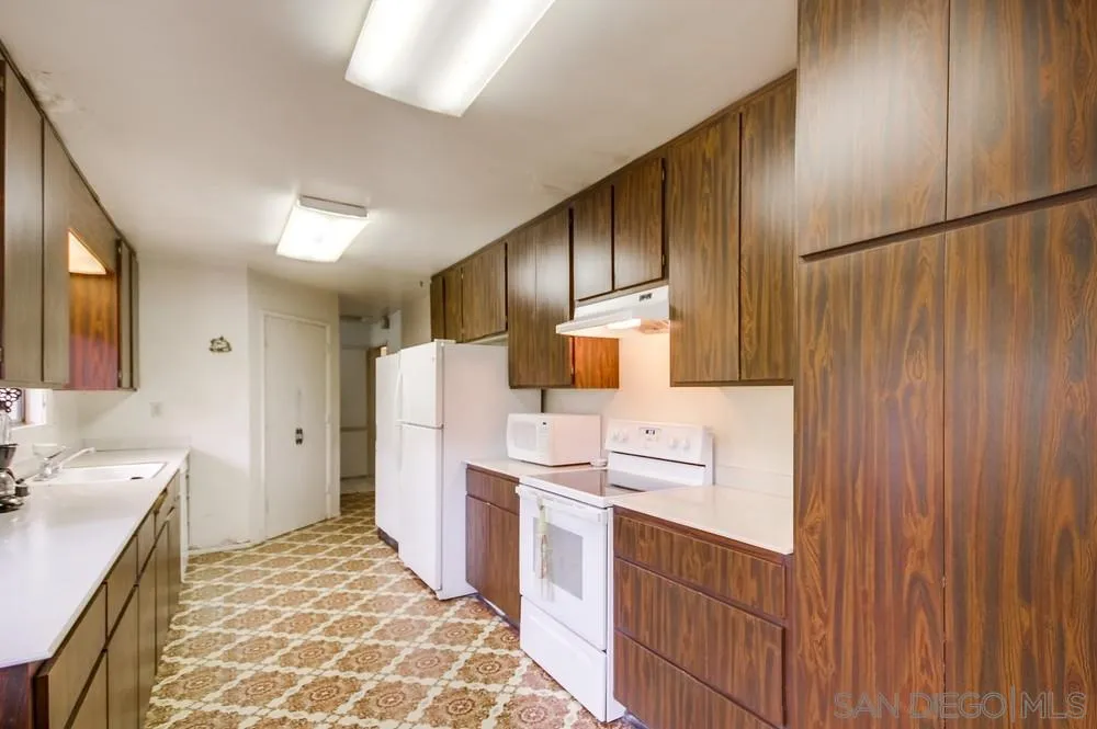 9763 Flinn Springs Road El Cajon, CA 92021 - Photo 9 of 25 Gallery Image 9