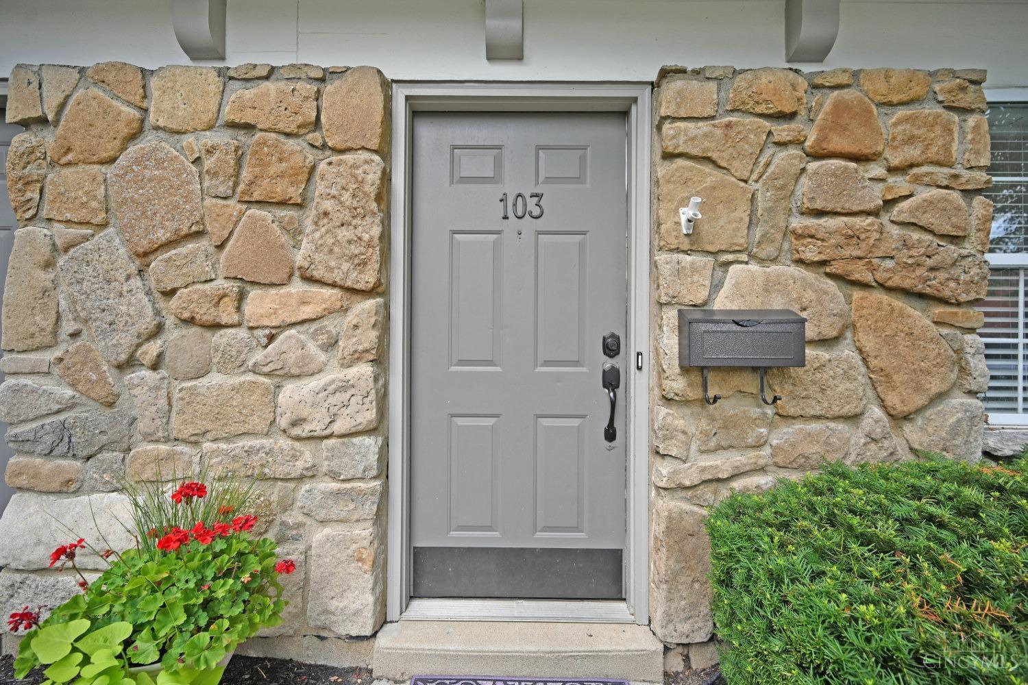 1177 Witt Road, Unit 103 Cincinnati, OH 45255 - Photo 4 of 34 Gallery Image 4