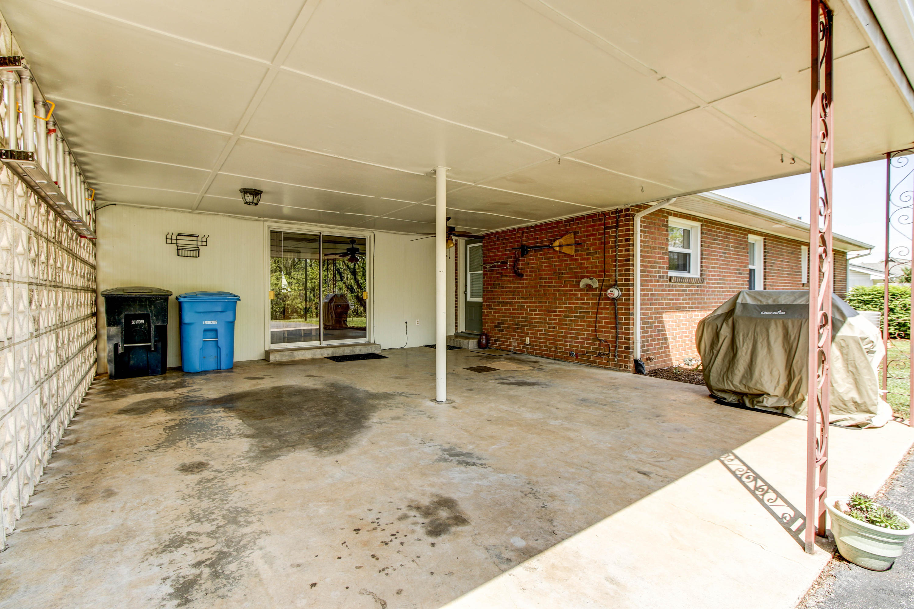 3340 Valentine Road Southwest Roanoke, VA 24018 - Photo 27 of 32 _MG_3495_496_497_498_499_500_501