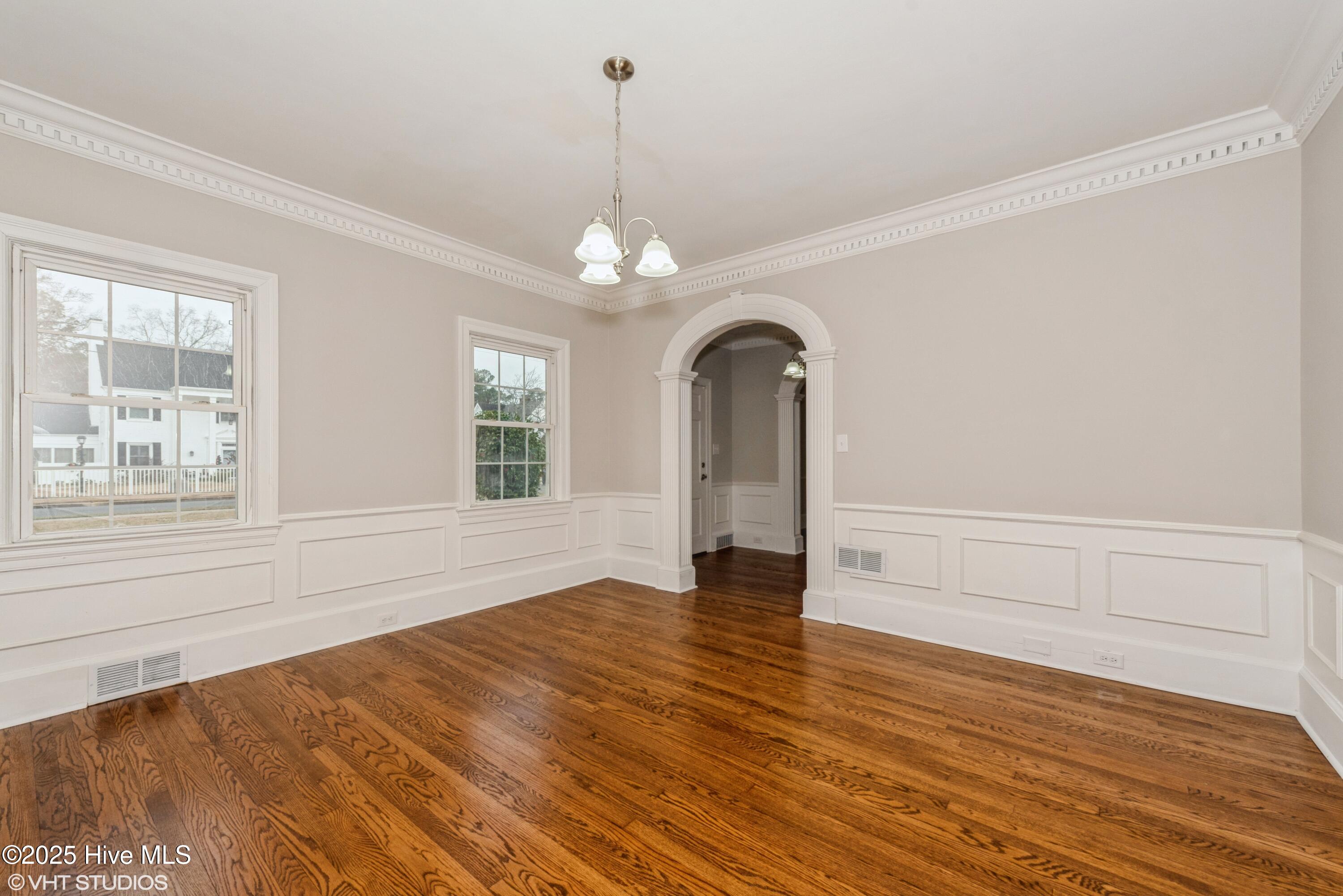 703 Rountree Street Kinston, NC 28501 - Photo 4 of 15 04_703ROUNTREEST_2011_HiRes