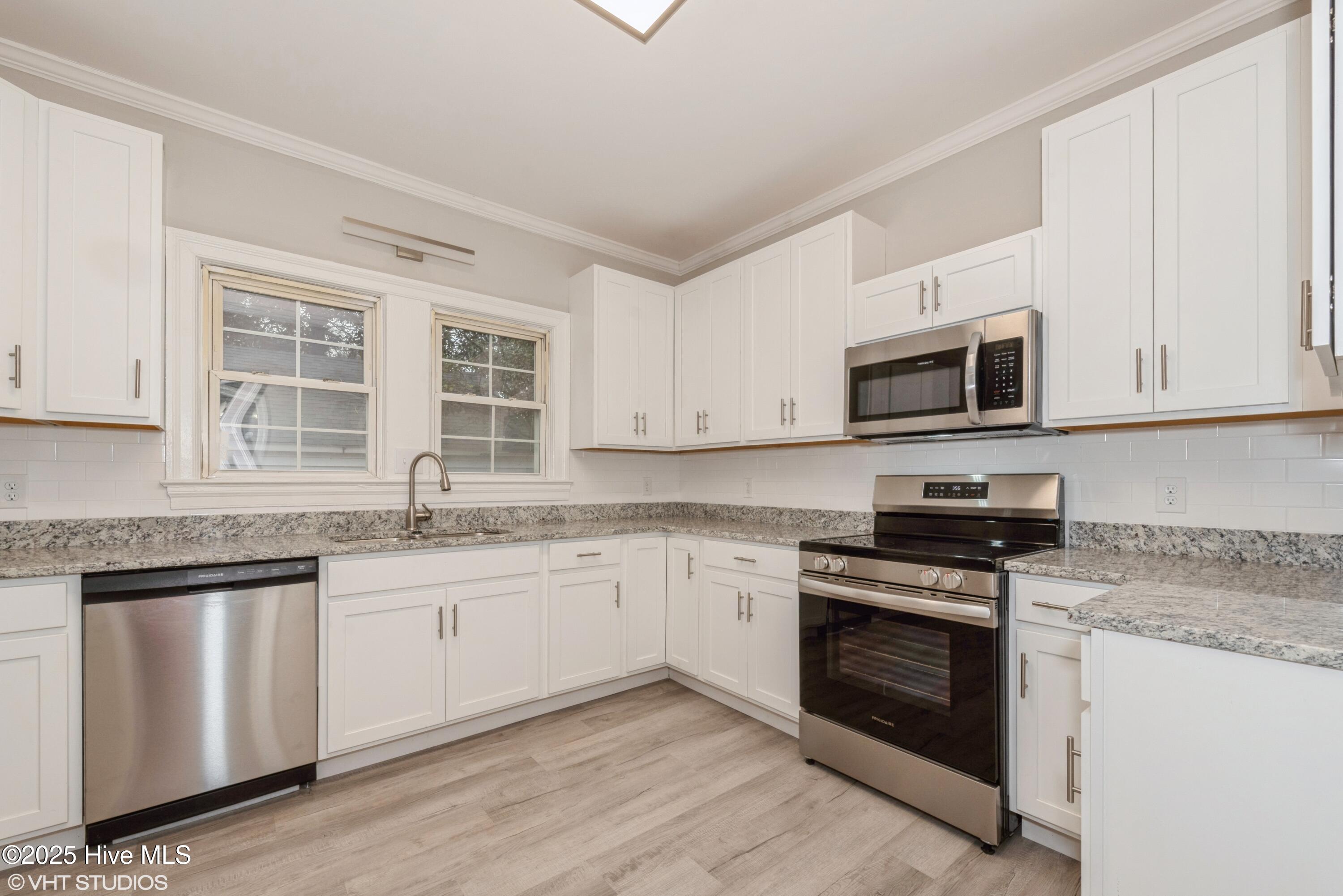 703 Rountree Street Kinston, NC 28501 - Photo 7 of 15 07_703ROUNTREEST_2016_HiRes