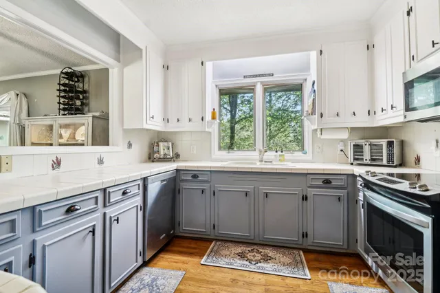 $424,000 | 334 Lakeview Circle, Lugoff, SC 29078