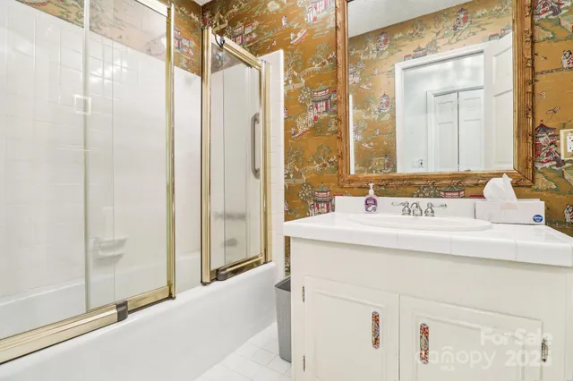 $424,000 | 334 Lakeview Circle, Lugoff, SC 29078