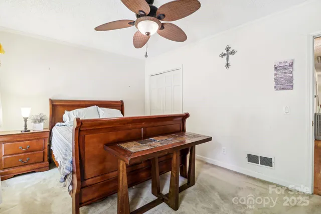 $424,000 | 334 Lakeview Circle, Lugoff, SC 29078