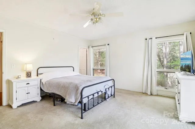 $424,000 | 334 Lakeview Circle, Lugoff, SC 29078