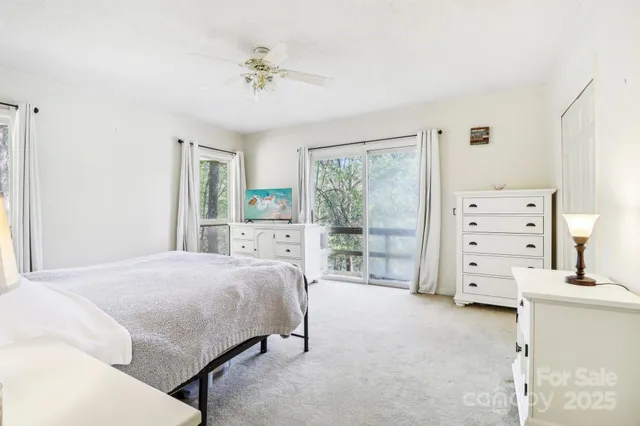 $424,000 | 334 Lakeview Circle, Lugoff, SC 29078