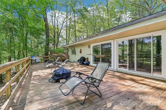 $424,000 | 334 Lakeview Circle, Lugoff, SC 29078