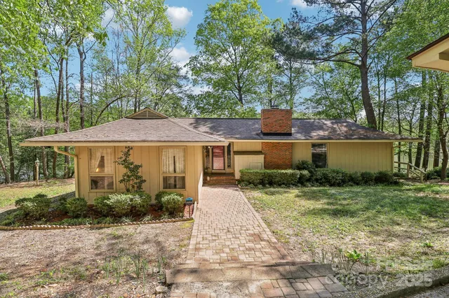 $424,000 | 334 Lakeview Circle, Lugoff, SC 29078