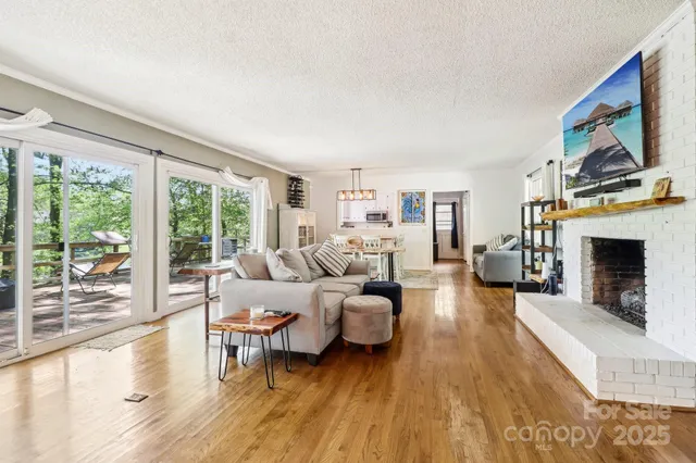 $424,000 | 334 Lakeview Circle, Lugoff, SC 29078