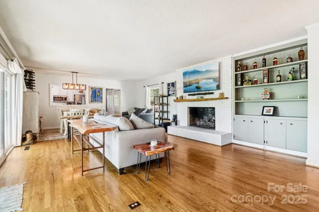 $424,000 | 334 Lakeview Circle, Lugoff, SC 29078