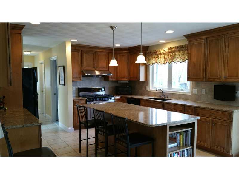 9 Abbott Run Valley Road Cumberland, RI 02864 - Photo 11 of 25 Kitchen.