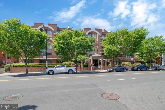 $365,000 | 2320 Wisconsin Avenue Northwest, Unit 206, Washington, DC 20007
