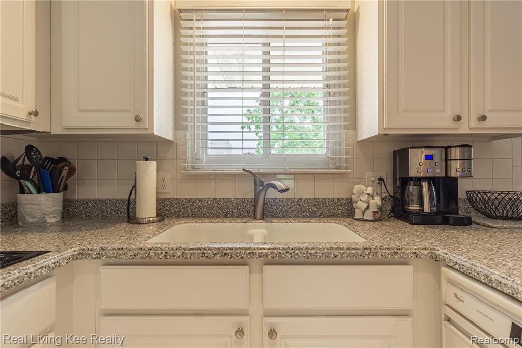 1088 North Adams Road Rochester Hills, MI 48306 - Photo 18 of 49