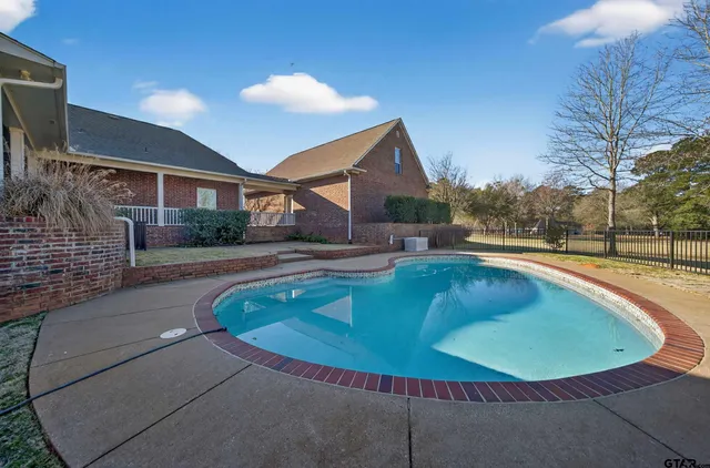 $769,000 | 280 County Road 1428, Jacksonville, TX 75766